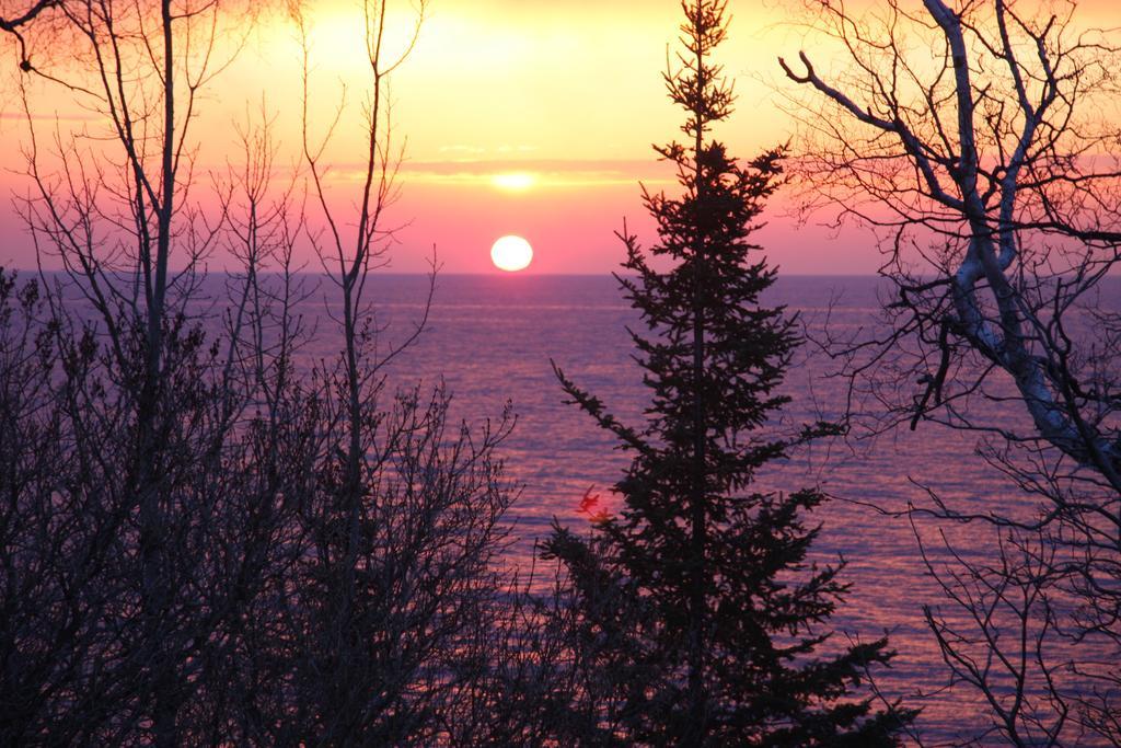Cliff Dweller On Lake Superior Tofte Kültér fotó