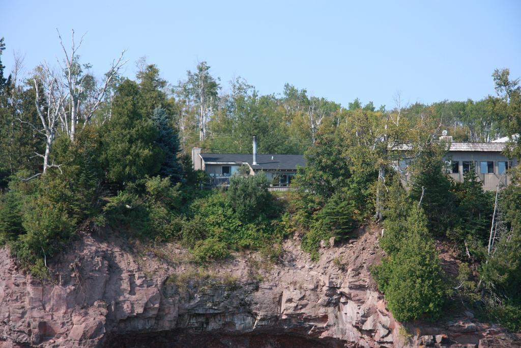 Cliff Dweller On Lake Superior Tofte Kültér fotó