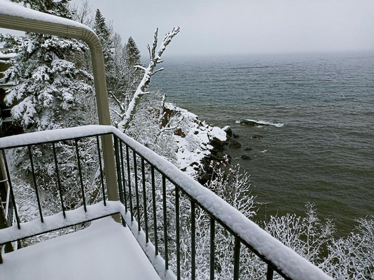 Cliff Dweller On Lake Superior Tofte Kültér fotó