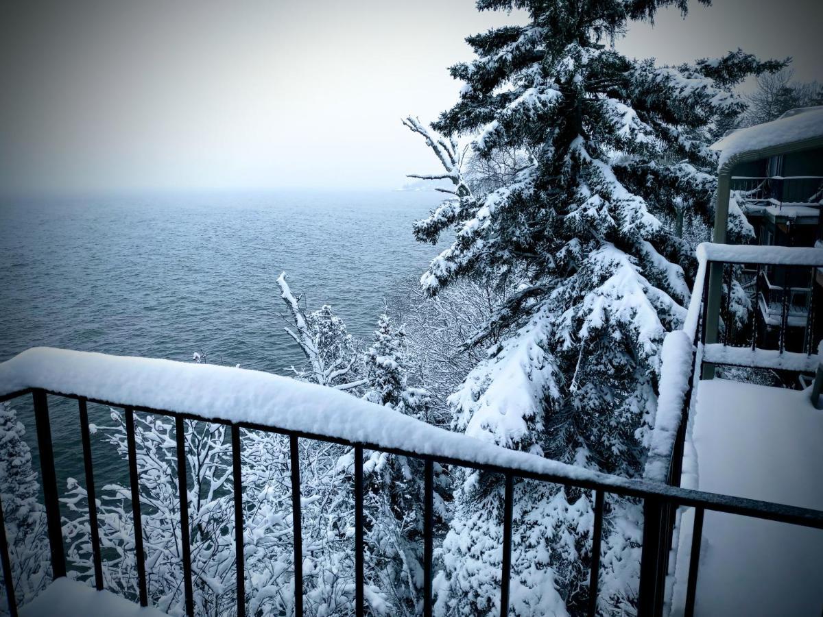 Cliff Dweller On Lake Superior Tofte Kültér fotó
