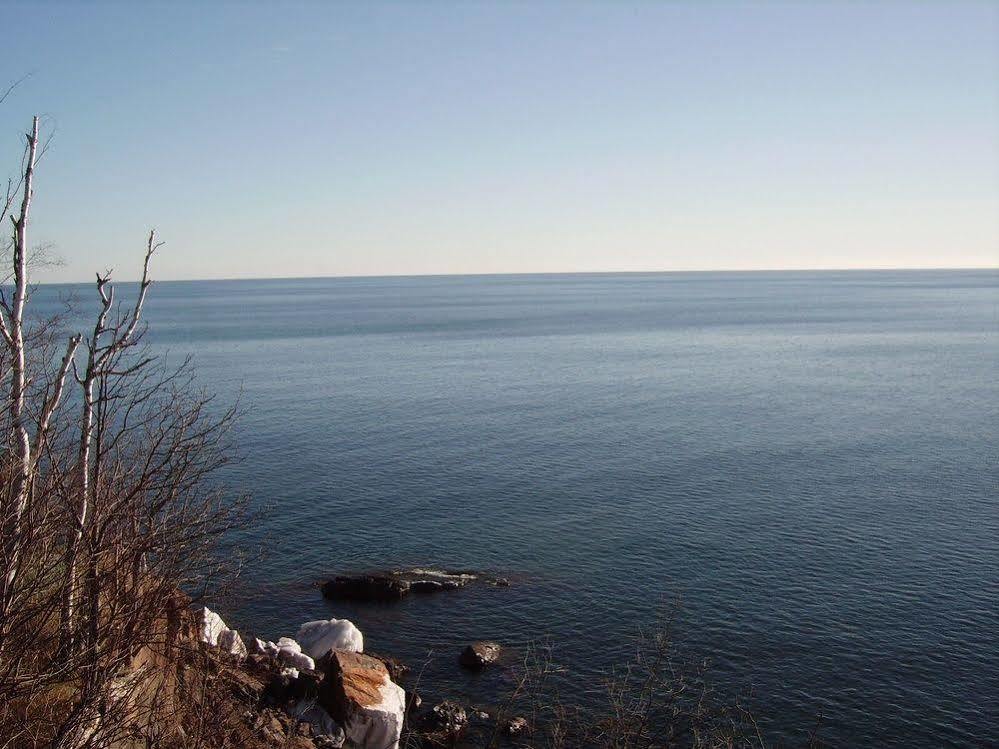 Cliff Dweller On Lake Superior Tofte Kültér fotó